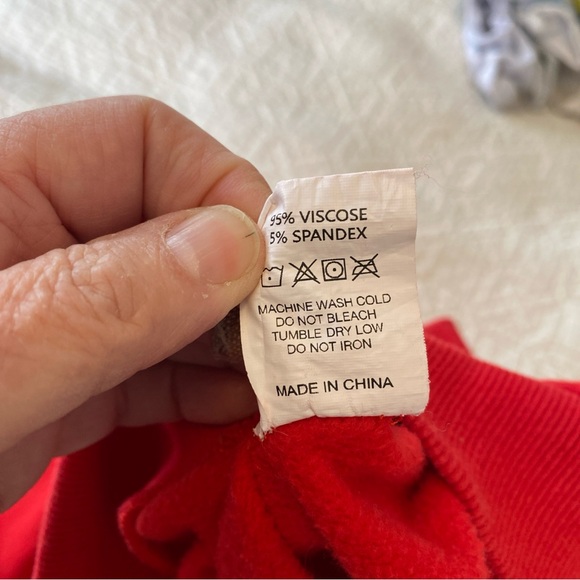 Krew District Authentic graphic print Christmas Holiday cozy red sweatshirt S - Picture 12 of 13